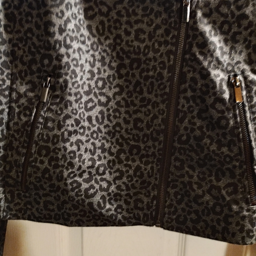 NWT Beautiful Bagatelle Women's Leopard Print Moto Jacket - Black and Gray - Picture 5 of 12